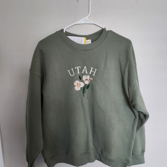 State of Mind Sage Green Utah Floral Sweater - Picture 5 of 6